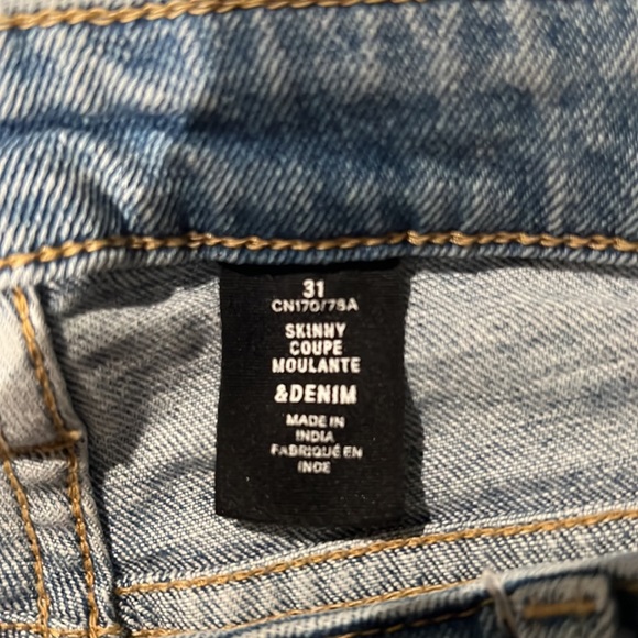 H&M Skinny Ripped Jeans - Picture 3 of 4